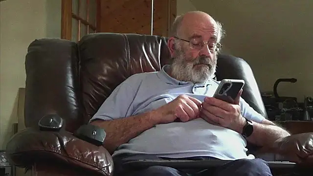 Snapshot of janzer13 chatting on November 7, 1:44 pm janzer13 online show from November 7, 1:44 pm