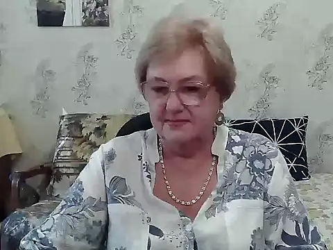 Snapshot of Renata62011 chatting on September 16, 11:11 am Renata62011 online show from September 16, 11:11 am