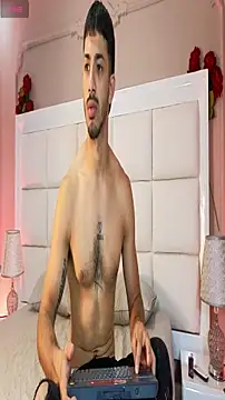 ArturoCardona  online show from January 14, 2:12 pm