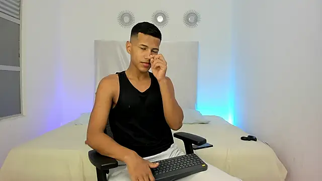 KingStark  online show from October 1, 11:16 am