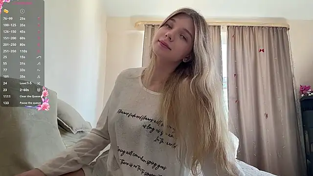 Snapshot of FruityXo chatting on June 21, 12:52 pm FruityXo online show from June 21, 12:52 pm