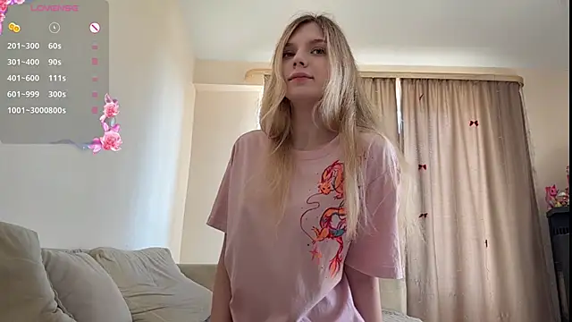 Snapshot of FruityXo chatting on June 27, 11:15 am FruityXo online show from June 27, 11:15 am