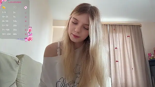 Snapshot of FruityXo chatting on July 5, 12:01 pm FruityXo online show from July 5, 12:01 pm