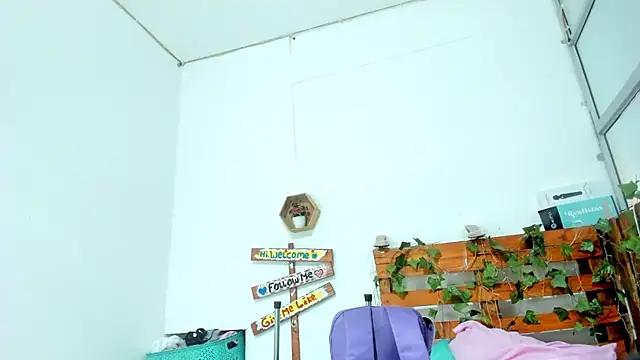 cris dulce online show from April 8, 11:27 pm