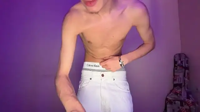 Snapshot of holydirt_luxeno1 chatting on February 8, 1:25 pm holydirt luxeno1 online show from February 8, 1:25 pm