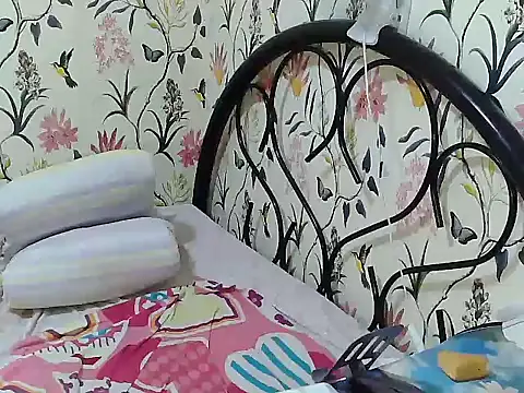 Fantasy Hugetits31 online show from March 4, 6:41 am