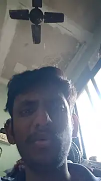 Snapshot of yung_cplz chatting on November 23, 8:14 am yung cplz online show from November 23, 8:14 am