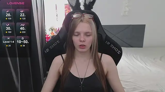 Luna Navy online show from September 29, 7:24 am