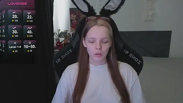 Luna Navy online show from October 4, 8:56 am