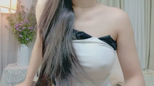 Snapshot of Vessi-babe chatting on May 29, 3:10 pm Vessi-babe online show from May 29, 3:10 pm