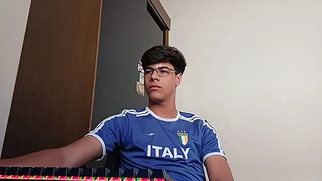 Snapshot of ThbxToyou chatting on October 11, 4:05 pm ThbxToyou online show from October 11, 4:05 pm