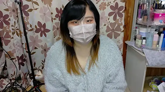 Snapshot of MIKE_chan chatting on November 19, 2:28 pm MIKE chan online show from November 19, 2:28 pm