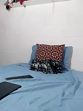 oxxy jean online show from May 6, 12:32 pm