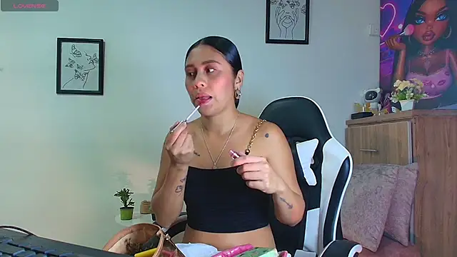 LuluMonroe Eup online show from May 28, 2:31 am