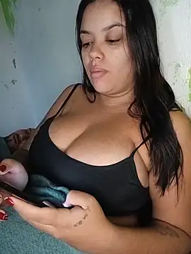 Snapshot of biancaalvess chatting on June 18, 11:36 am biancaalvess online show from June 18, 11:36 am