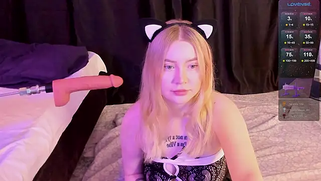 Lillie Berry online show from November 20, 4:34 am