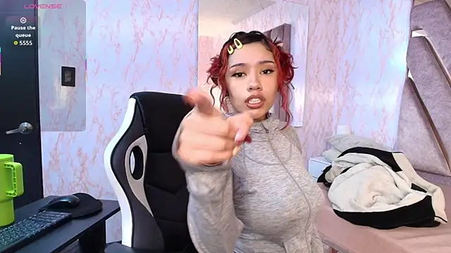 redd pandaa online show from February 6, 3:22 am