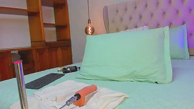 Tatihornyy online show from October 28, 11:25 am