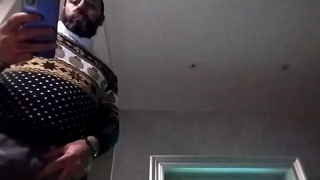 PearlingBunkbed online show from February 8, 11:30 pm