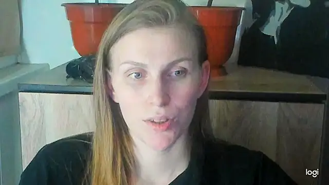Snapshot of JuliaMuuun chatting on May 24, 9:09 pm JuliaMuuun online show from May 24, 9:09 pm