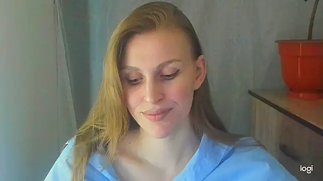 Snapshot of JuliaMuuun chatting on June 1, 7:59 pm JuliaMuuun online show from June 1, 7:59 pm