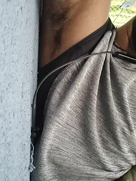 Snapshot of Fit_Guy143 chatting on November 19, 8:47 am Fit Guy143 online show from November 19, 8:47 am