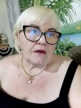 VioletSweet5566 online show from May 17, 1:29 pm