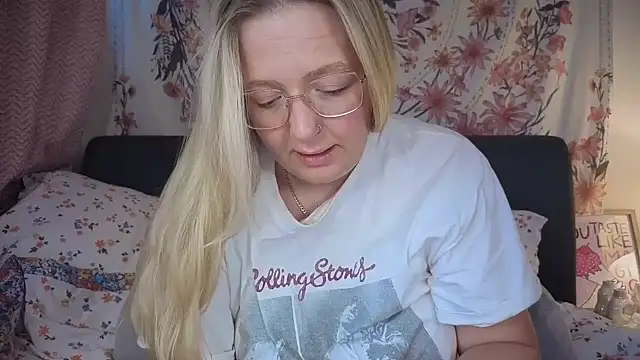 Daisyxoxo  online show from January 11, 9:47 am