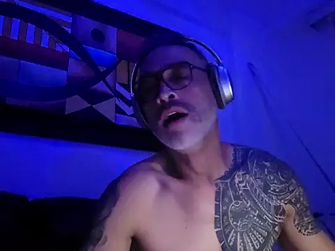 Johhan79 online show from November 21, 5:50 am