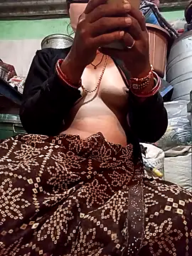 MISS LOVE 001 online show from November 21, 5:00 pm