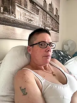 voluptuous-minx online show from December 5, 11:41 am