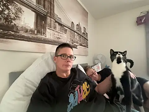 voluptuous-minx online show from February 27, 5:24 pm