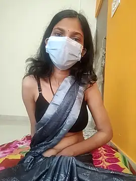 Shivani2002 online show from December 18, 1:33 am