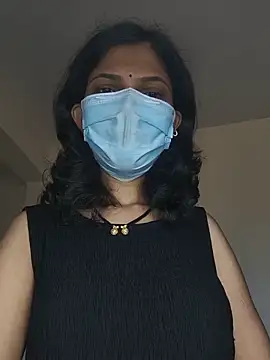 Shivani2002 online show from June 18, 3:18 am
