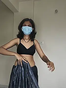 Shivani2002 online show from June 29, 9:37 am