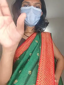 Shivani2002 online show from July 13, 5:05 pm