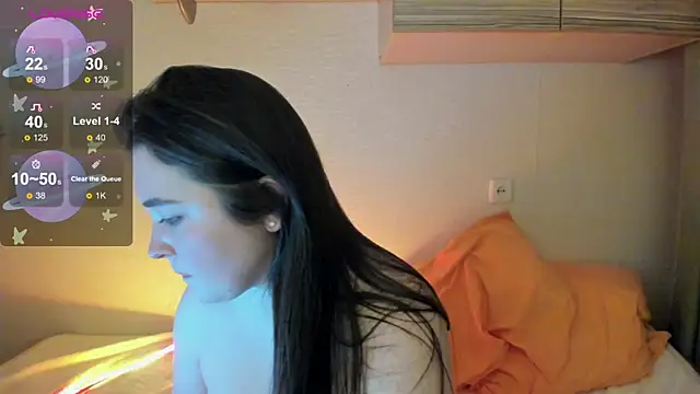 Snapshot of Alice_next_door chatting on December 22, 4:48 pm Alice next door online show from December 22, 4:48 pm