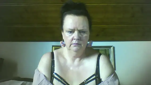 TiffanyMature online show from September 9, 2:05 pm