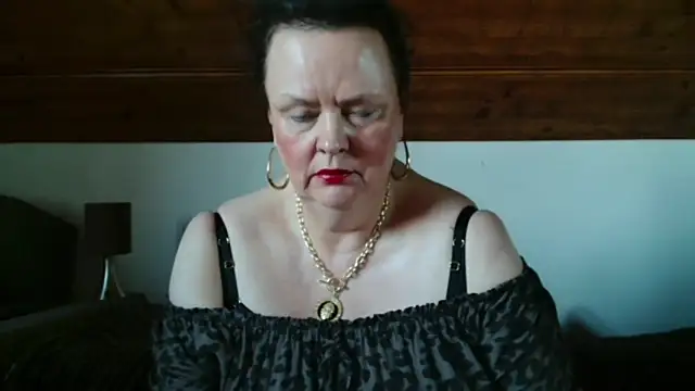 TiffanyMature online show from November 7, 10:26 am