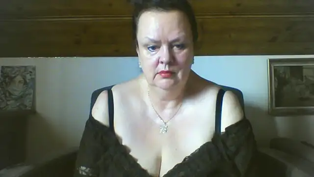 Snapshot of TiffanyMature chatting on March 20, 9:47 am TiffanyMature online show from March 20, 9:47 am