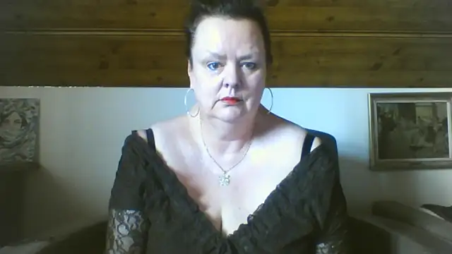 Snapshot of TiffanyMature chatting on March 23, 7:12 am TiffanyMature online show from March 23, 7:12 am