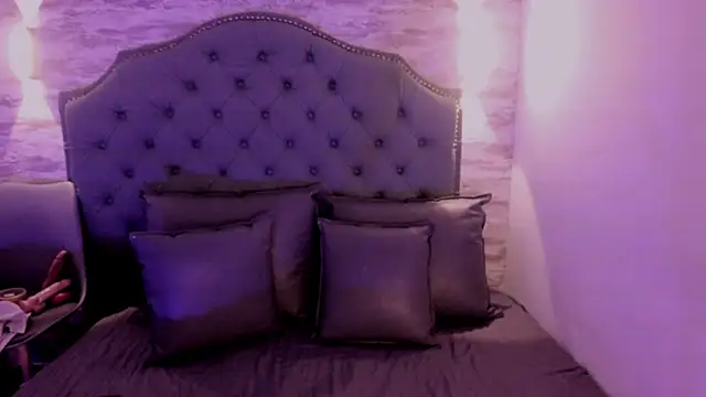 ValeriaJulio  online show from October 5, 12:36 pm