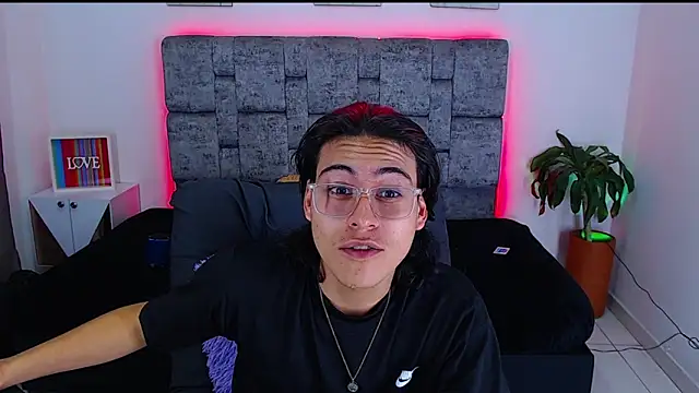 dirty model online show from October 4, 12:52 am