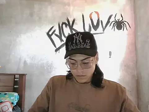 dirty model online show from March 29, 6:19 pm