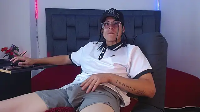 dirty model online show from July 10, 5:26 pm