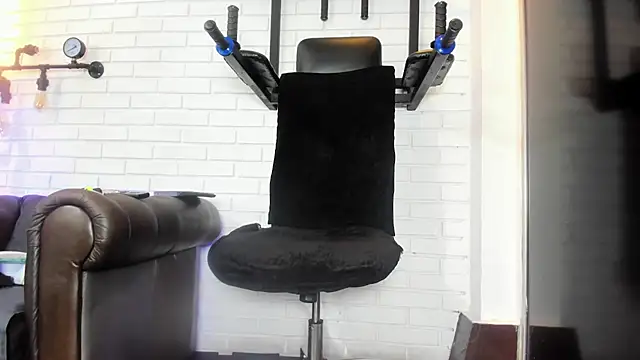 ItaloMoore online show from March 14, 11:15 am