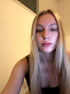 Snapshot of bbysonia chatting on October 23, 8:29 pm bbysonia online show from October 23, 8:29 pm