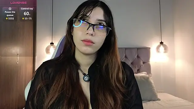 lila min online show from September 18, 1:57 pm