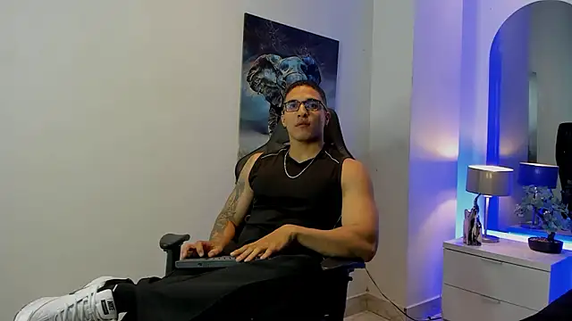 Snapshot of Dash_Bukoski chatting on February 9, 11:03 am Dash Bukoski online show from February 9, 11:03 am