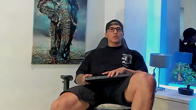 Snapshot of Dash_Bukoski chatting on February 12, 11:38 am Dash Bukoski online show from February 12, 11:38 am